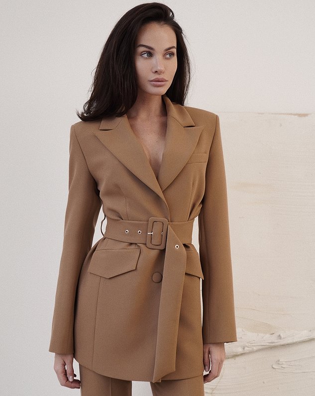 
                    Blazer. 16
                  