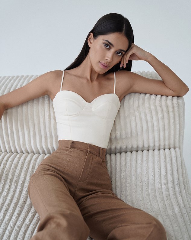 
                    Корсет "Нелли"
                  