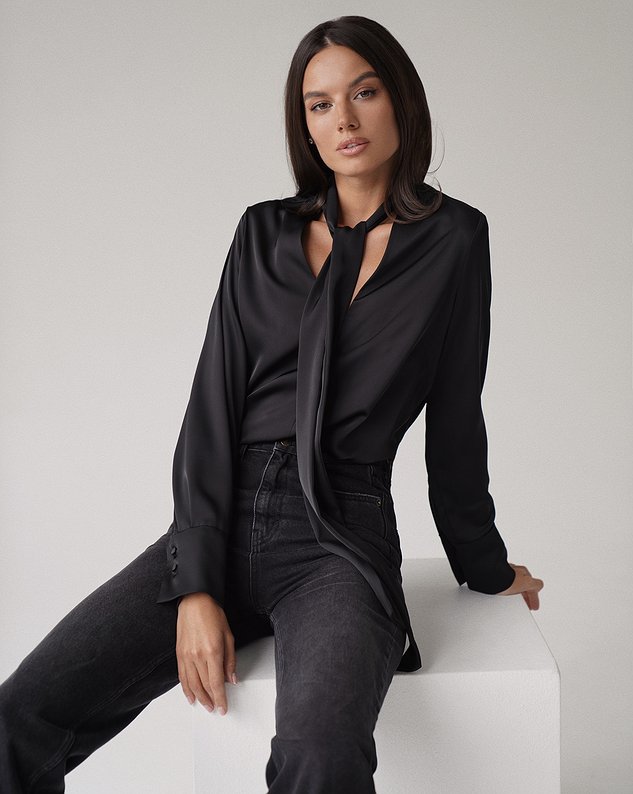 
                    Блуза 35 с бантом
                  