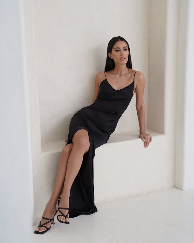 
                    Dress "Antonia"
                  