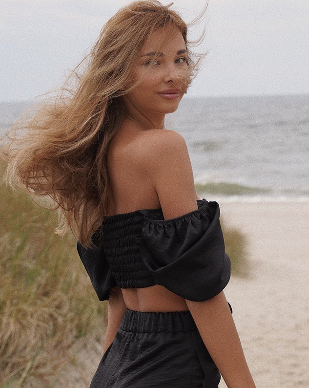 
                    Топ "Каролина"
                  