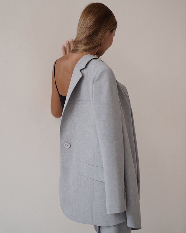 
                    Блейзер oversize
                  